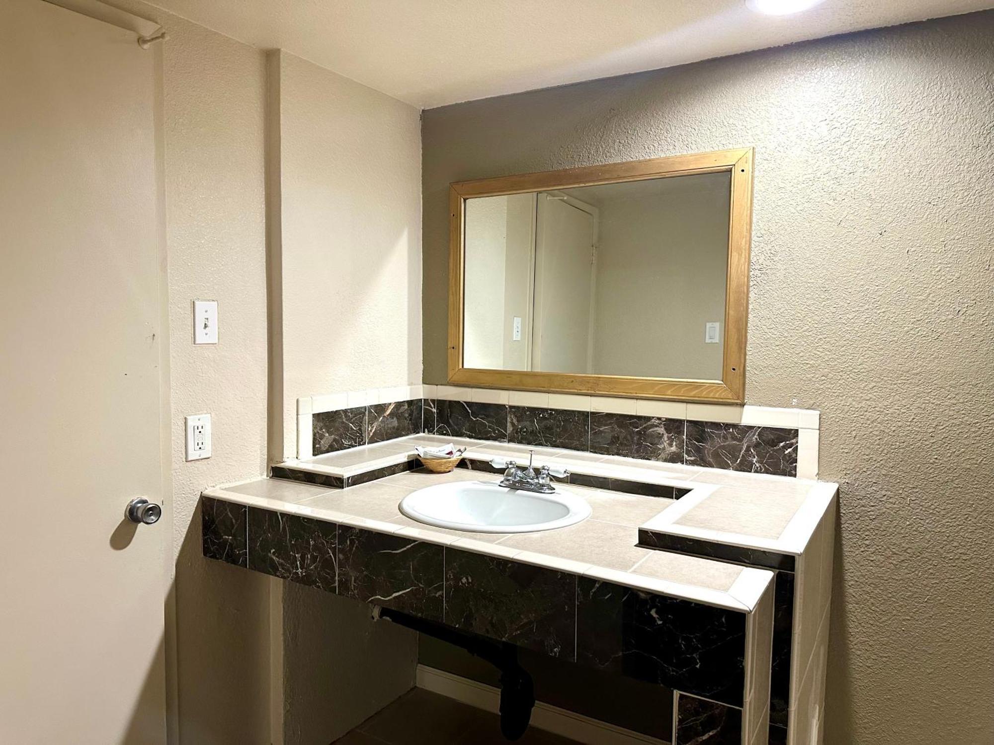 Regency Inn Fresno Eksteriør bilde