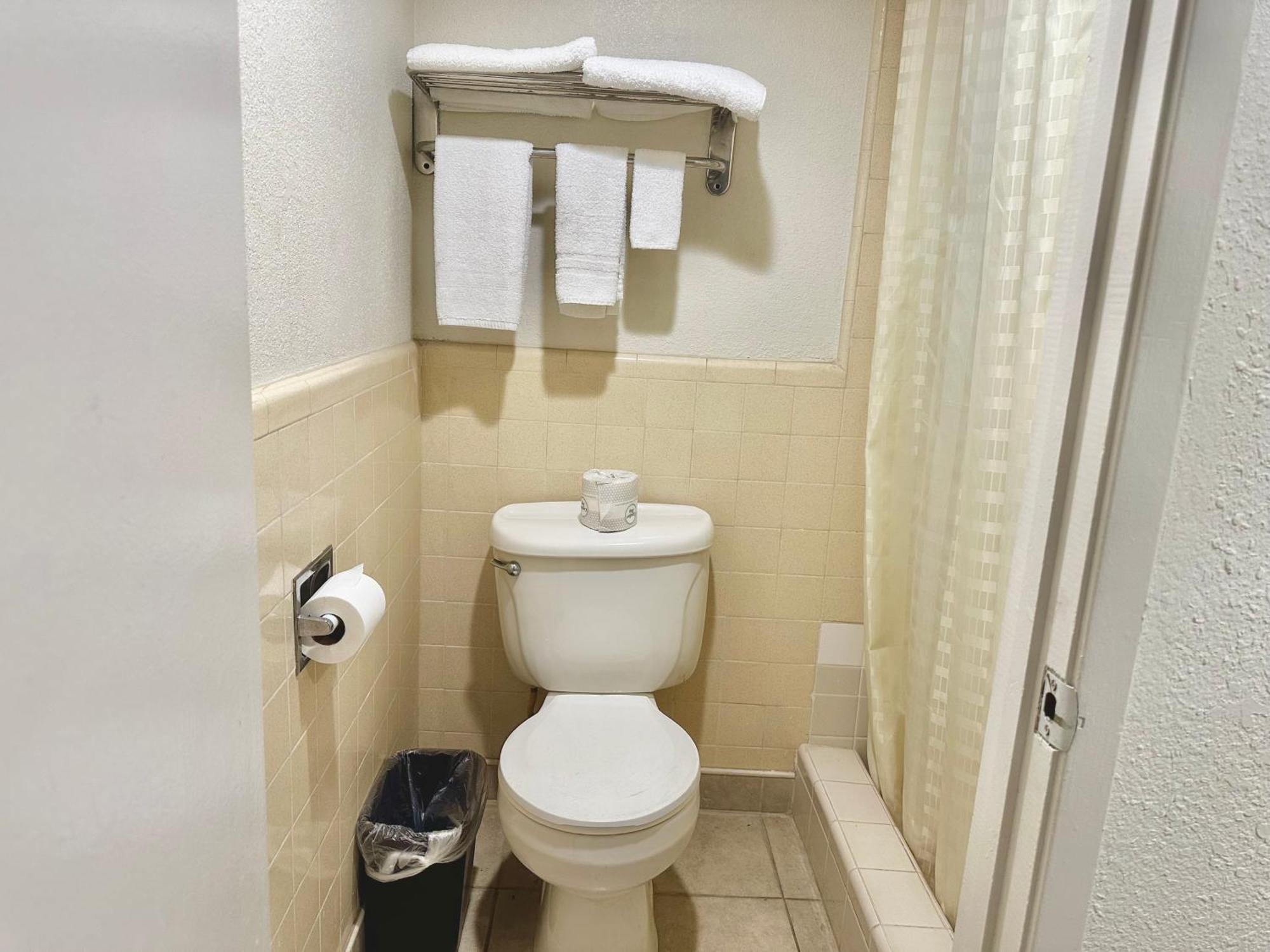 Regency Inn Fresno Eksteriør bilde